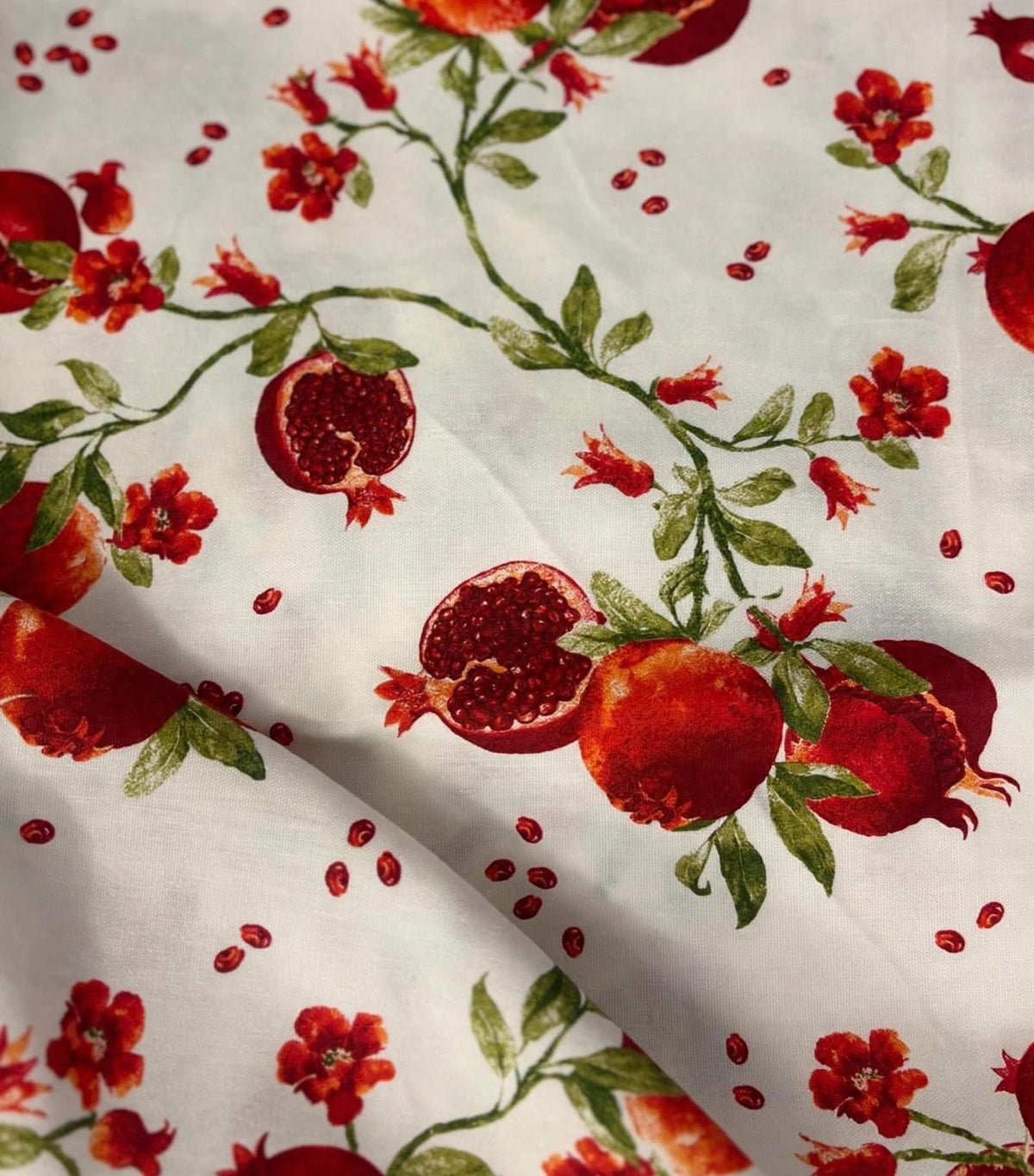 🍎 Tovaglia “Melograno” – Eleganza e colore in tavola
